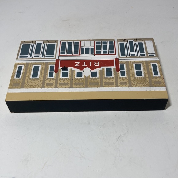 Cat’s Meow 1994 Ritz Theater, Series XII Shelf Sitter 6" x 3.5" x .75" - Picture 5 of 11